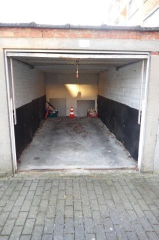 — Gesloten garagebox te koop in Antwerpen